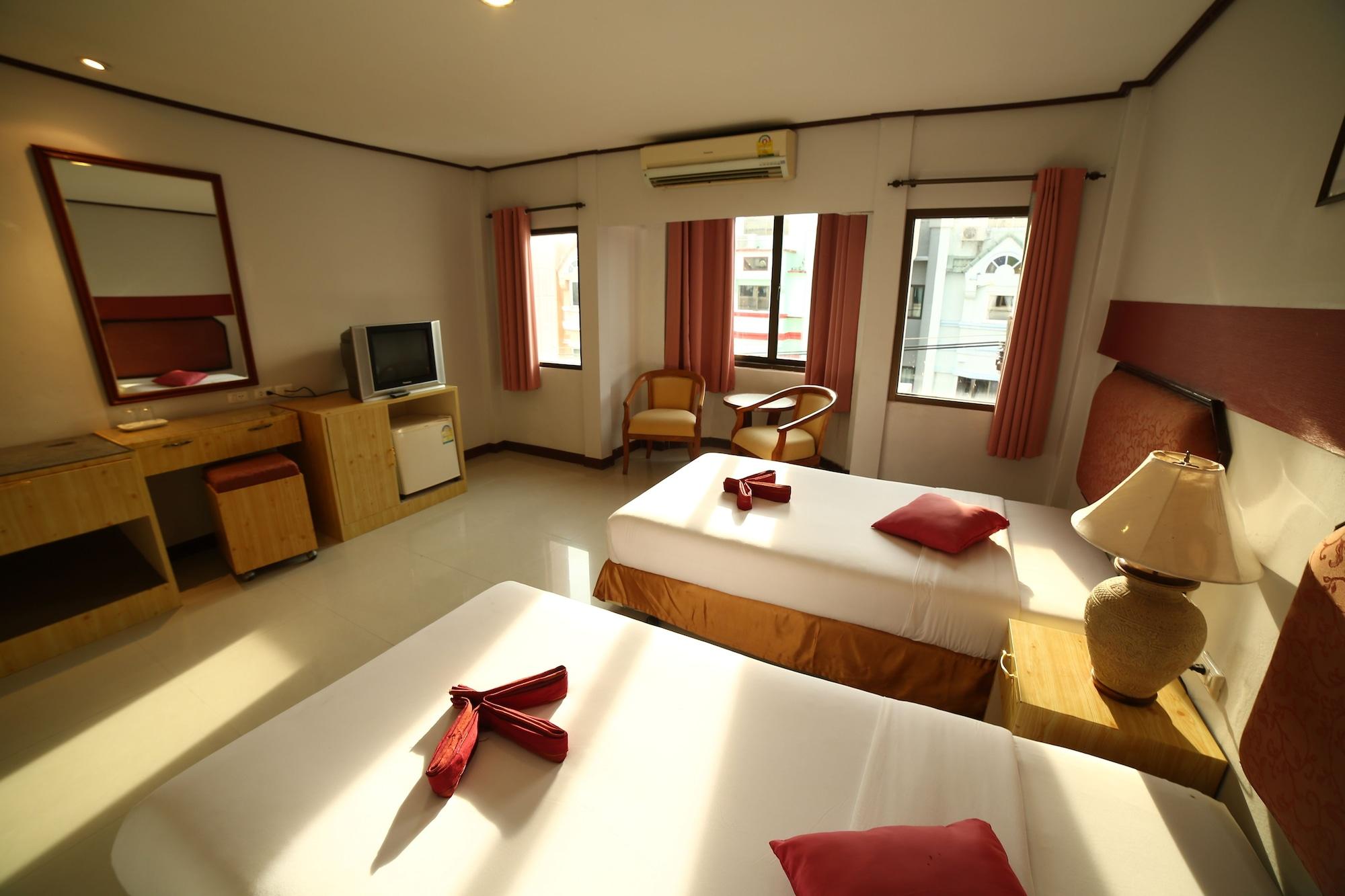 Pro Andaman Place Karon Bagian luar foto